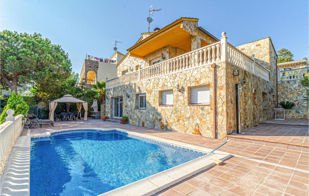 Stunning Home In Palafolls Esterno foto